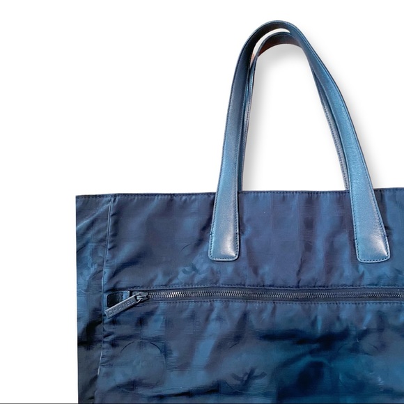 Chanel Weekend bag - Picture 9 of 10